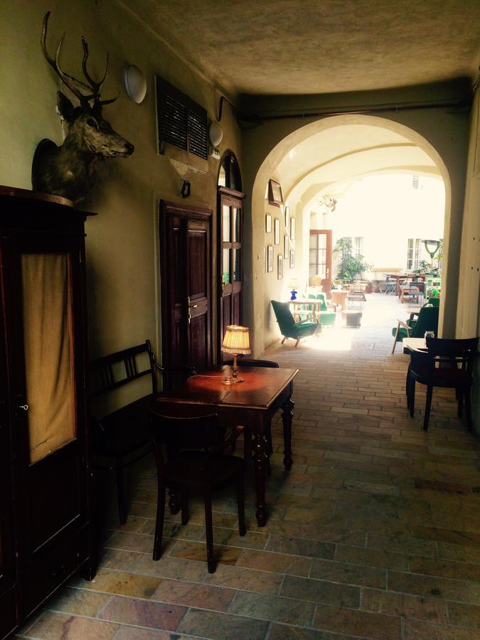 Queen Bee Apartments Prague Luaran gambar